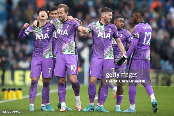 Heung-Min Son celebrates with teammate Harry Kane, Matt Doherty, Steven Bergwijn and Emerson Royal of Tottenham Hotspur after scoring their team's...