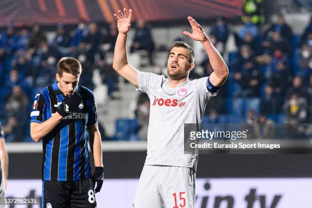 Sokratis Papastathopoulos of Olympiacos gestures during the UEFA Europa League Knockout Round Play-Offs Leg One match between Atalanta and Olympiacos...