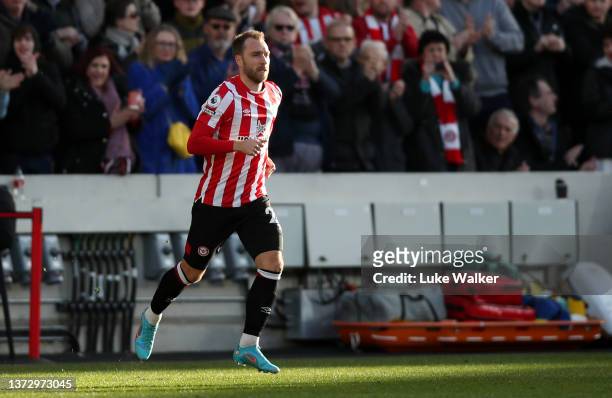 Christian Eriksen of Brentford enters the pitch to make the debut during the Premier League match between Brentford and Newcastle United at Brentford...