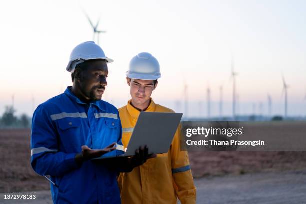 Maintenance Men Maintenance Man Silhouette Photos and Premium High Res Pictures - Getty ...