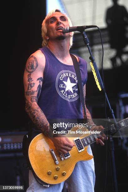 Art Alexakis of Everclear performs during Live 105's BFD at Shoreline Amphitheatre on June 16, 2000 in Mountain View, California.
