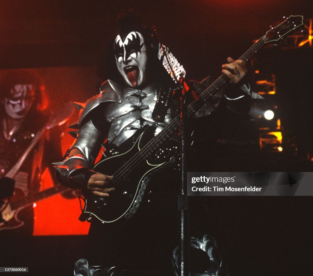 Kiss In Concert - Oakland CA 2000