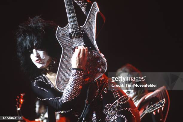 Paul Stanley and Ace Frehley of Kiss perform at Oakland Coliseum Arena on March 3, 2000 in Oakland, California.
