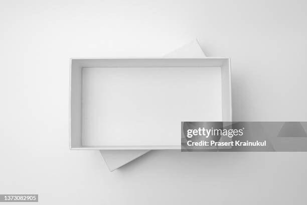 blank open rectangular box with box separate lid isolated on background - boîte cadeau photos et images de collection