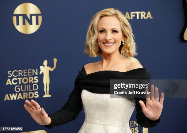 Marlee Matlin attends the 28th Annual Screen Actors Guild Awards at Barker Hangar on February 27, 2022 in Santa Monica, California.