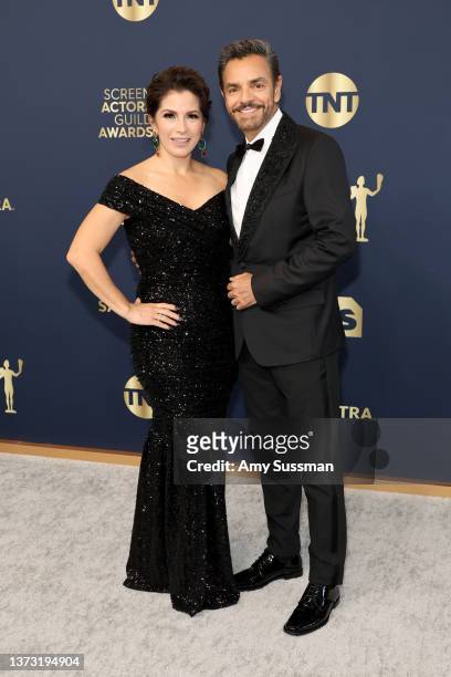 Alessandra Rosaldo and Eugenio Derbez attend the 28th Annual Screen Actors Guild Awards at Barker Hangar on February 27, 2022 in Santa Monica,...