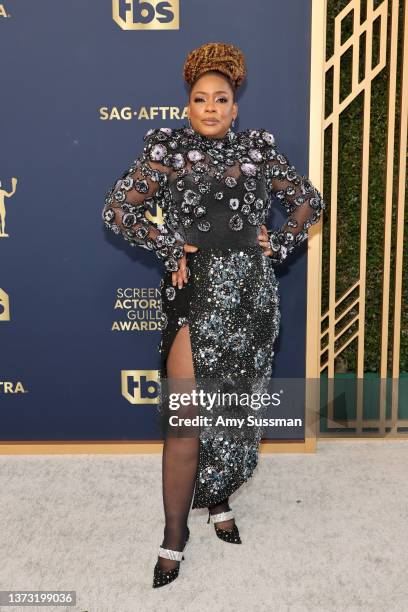 Aunjanue Ellis attends the 28th Annual Screen Actors Guild Awards at Barker Hangar on February 27, 2022 in Santa Monica, California.