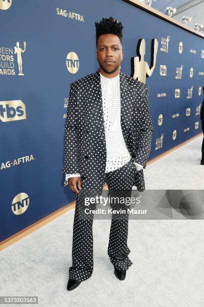 Leslie Odom Jr. Attends the 28th Screen Actors Guild Awards at Barker Hangar on February 27, 2022 in Santa Monica, California. 1184573