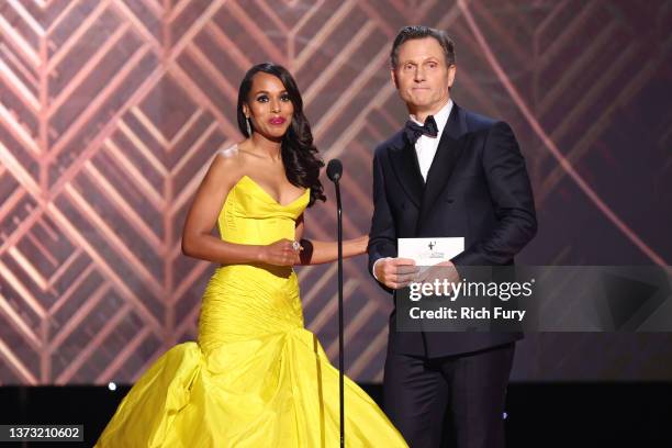 Kerry Washington and Tony Goldwyn speak onstage during the 28th Annual Screen Actors Guild Awards at Barker Hangar on February 27, 2022 in Santa...