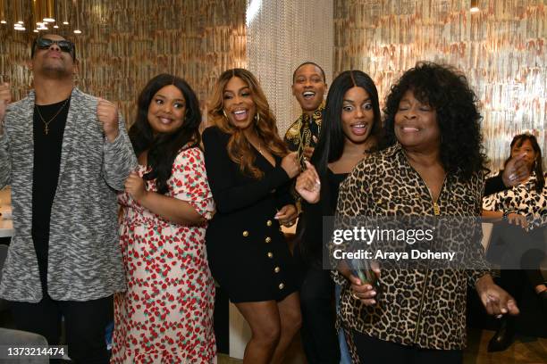 Dominic Nash, Donielle Nash, Niecy Nash, Jessica Betts, Dia Nash amd Margaret Ensley at the Essence Magazine cover celebration for Niecy Nash and...