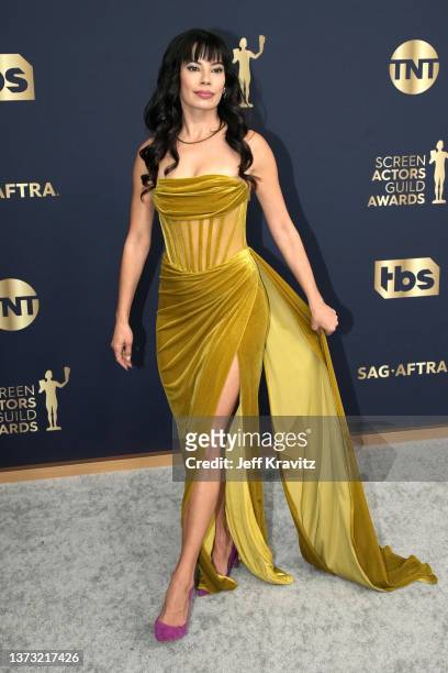 Jenna Lyng Adams attends the 28th Annual Screen Actors Guild Awards at Barker Hangar on February 27, 2022 in Santa Monica, California.