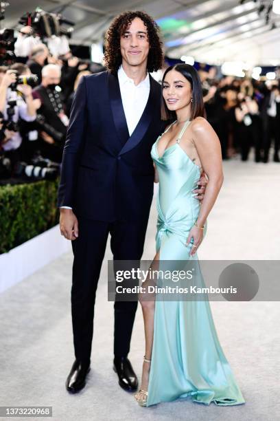 Cole Tucker and Vanessa Hudgens attend the 28th Screen Actors Guild Awards at Barker Hangar on February 27, 2022 in Santa Monica, California. 1184596