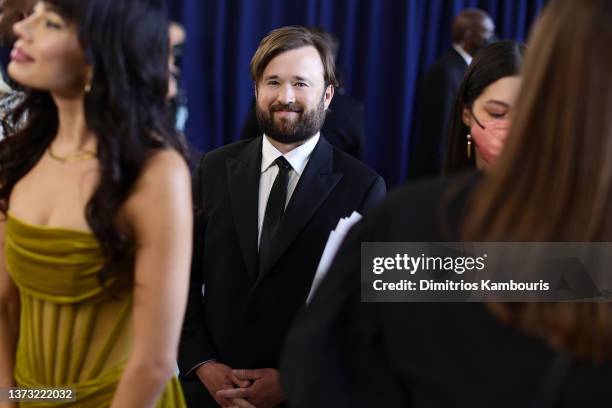 Haley Joel Osment attends the 28th Screen Actors Guild Awards at Barker Hangar on February 27, 2022 in Santa Monica, California. 1184596