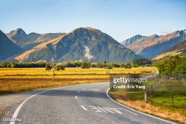 beautiful country road at new zealand - new zealand road stock pictures, royalty-free photos & images