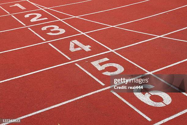 pista de atletismo - segundo cuarto deportes fotografías e imágenes de stock