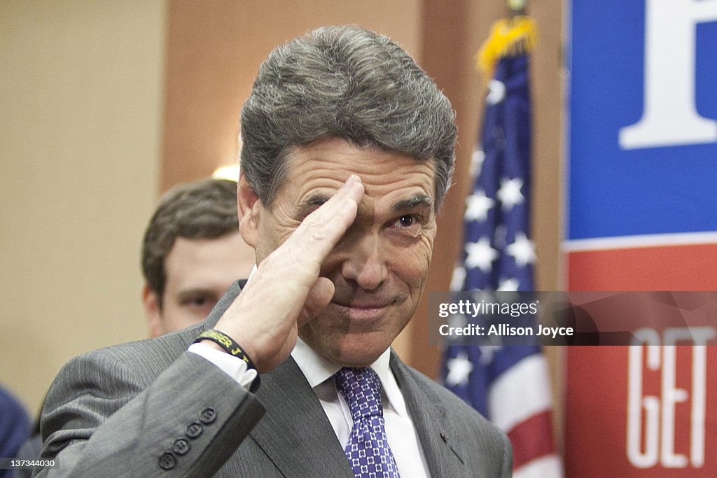 Rick Perry Announces He's Dropping Out Of Presidential Race