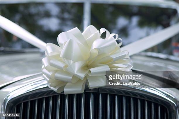 wedding limousine - wedding limo stock pictures, royalty-free photos & images