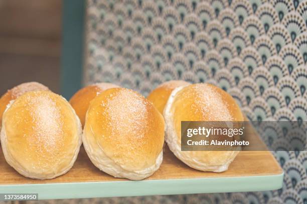 butter bun with sugar from bilbao - comunidad autonoma del pais vasco imagens e fotografias de stock