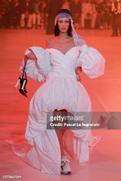 Bella Hadid walks the runway during the Off-White Womenswear Fall/Winter 2022-2023 show as part of Paris Fashion Week on February 28, 2022 in Paris,...
