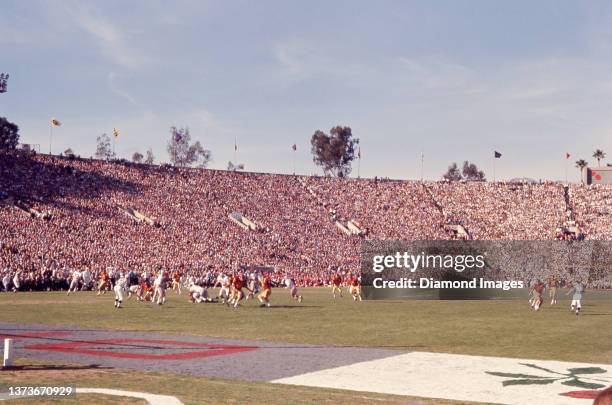 General view of the action during the 55th annual Rose Bowl game on January 1, 1969 between the USC Trojans and the Ohio State Buckeyes at the Rose...