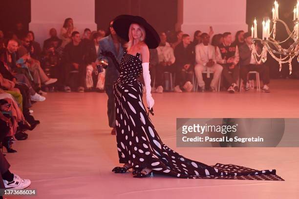 Model walks the runway during the Off-White Womenswear Fall/Winter 2022-2023 show as part of Paris Fashion Week on February 28, 2022 in Paris, France.