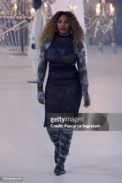 Serena Williams walks the runway during the Off-White Womenswear Fall/Winter 2022-2023 show as part of Paris Fashion Week on February 28, 2022 in...