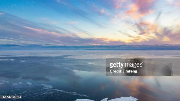 タイニー、オンタリオ、カナダに近い冬のグルジア湾 - ヒューロン湖 ストックフォトと画像
