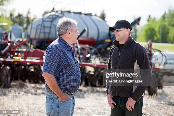 farming - alberta farm scene stockfoto's en -beelden