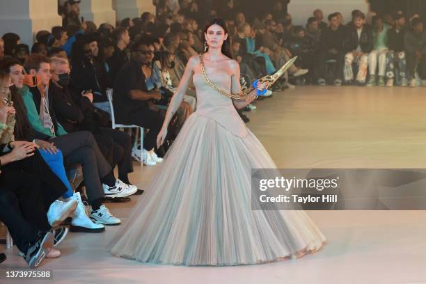Bianca Balti walks the runway during the Off-White Womenswear Fall/Winter 2022-2023 show Spaceship Earth: An "Imaginary Experience" at Palais...