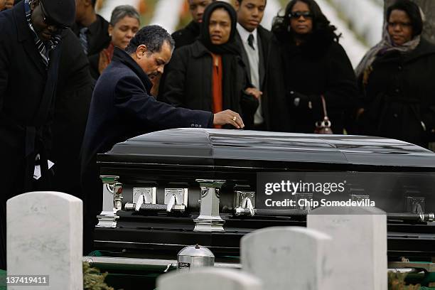 Burial Service Held For Tuskegee Airmen Lt Col Luke Weathers Jr At ...