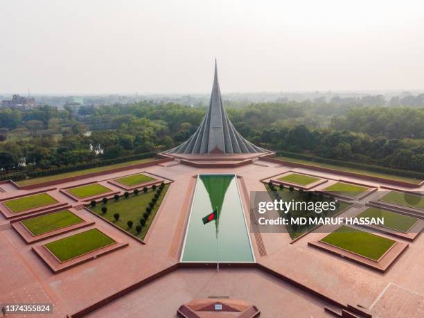 national martyrs' memorial bangladesh drone view - flag of bangladesh 個照片及圖片檔