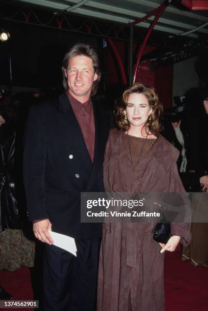 American actor Bruce Boxleitner and his partner, American actress Melissa Gilbert attend the Hollywood premiere of 'Bram Stoker's Dracula,' held at...