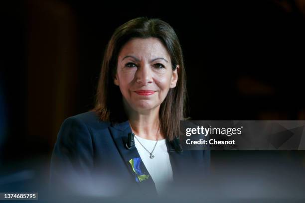 Mayor of Paris and Socialist Party party candidate for the 2022 French presidential election Anne Hidalgo presents his health campaign program to the...