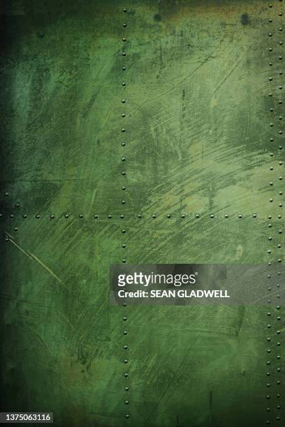 green metal armor - camouflage militaire stockfoto's en -beelden