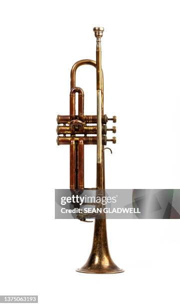 old brass trumpet - trompet stockfoto's en -beelden