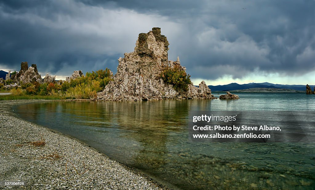 Dramatic mono lake