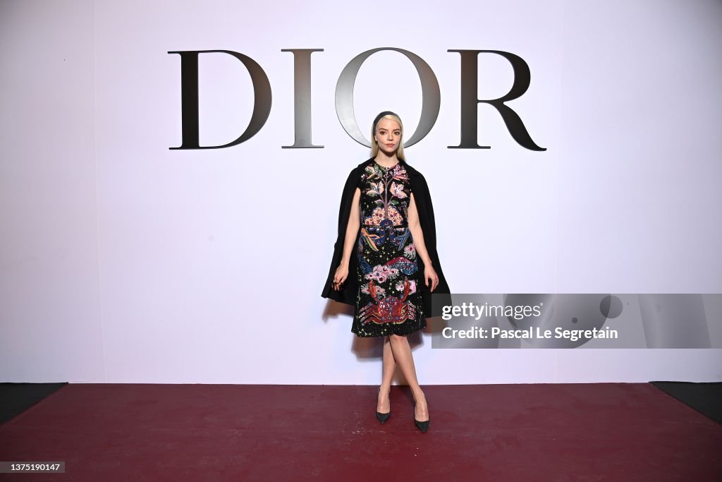 Dior : Photocall - Paris Fashion Week - Womenswear F/W 2022-2023