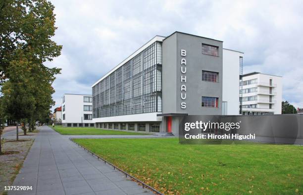 germany, bauhaus in dessau - bauhaus foto e immagini stock