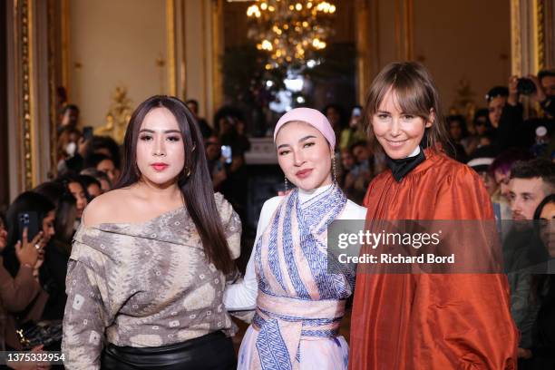 Kadek Maharani Kemala Dewi, Shandy Purnamasari and designer Leanne Marshall pose on the runway during the Leanne Marshall FW 22 Collection show at...