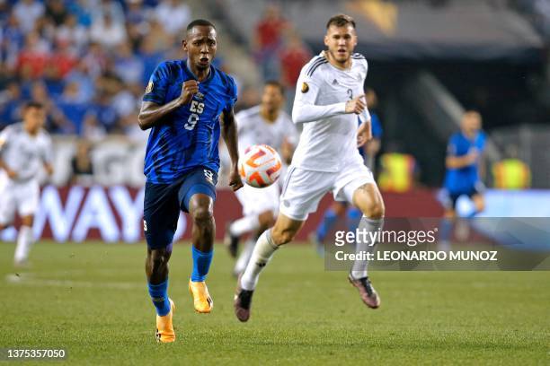 El Salvador's midfielder Brayan Gil fights for the ball with Costa Rica's defender Juan Pablo Vargas during the Concacaf 2023 Gold Cup Group C...