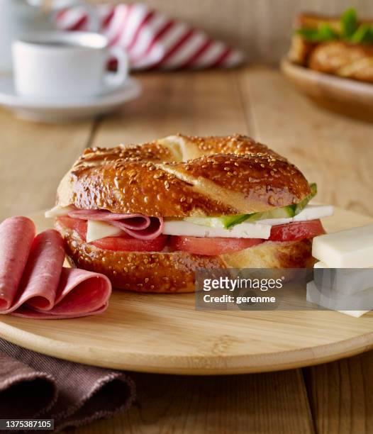 sándwich - mozzarella fotografías e imágenes de stock
