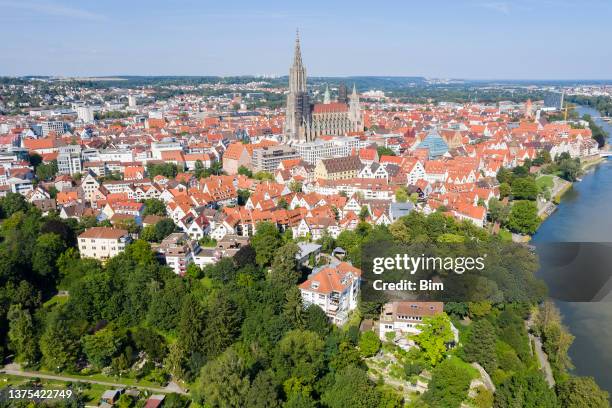 luftaufnahme von ulm - ulmer münster stock-fotos und bilder