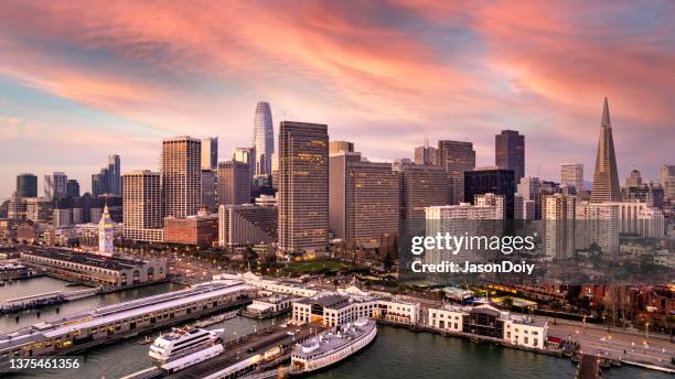 skyline von san francisco - san francisco kalifornien stock-fotos und bilder