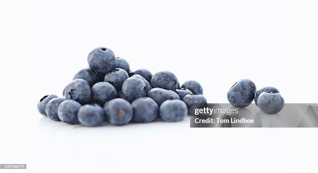 Close up of pile of blueberries