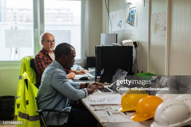 i think we might have a problem - building contractor computer stock pictures, royalty-free photos & images