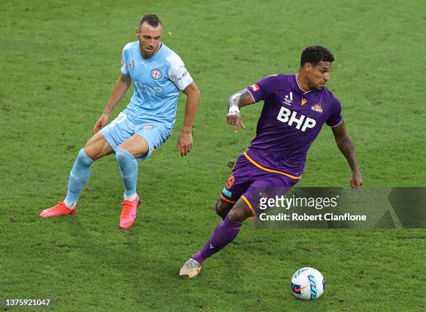 Darryl Lachman of Perth Glory runs with the ball during the A-League Men's match between Melbourne City and Perth Glory at AAMI Park, on March 02 in...