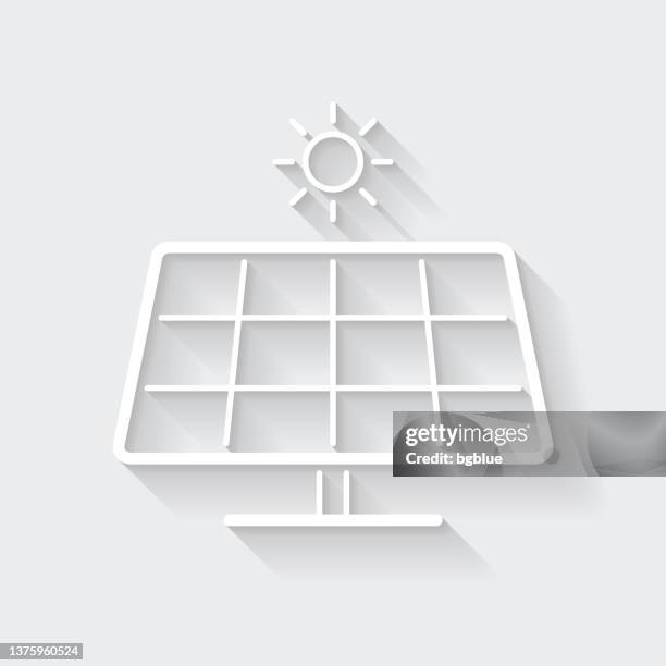 sonnenkollektor mit sonne. icon mit langem schatten auf leerem hintergrund - flat design - elektrischer generator stock-grafiken, -clipart, -cartoons und -symbole