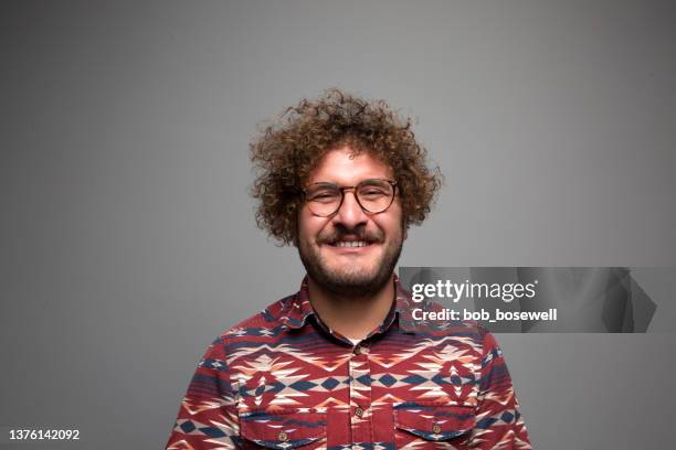 portrait of happy man - mid adult stockfoto's en -beelden