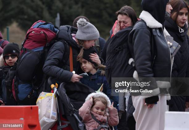 Polish Border Towns Receive Mass Influx Of Ukrainians Fleeing Russian..., Nachrichtenfoto