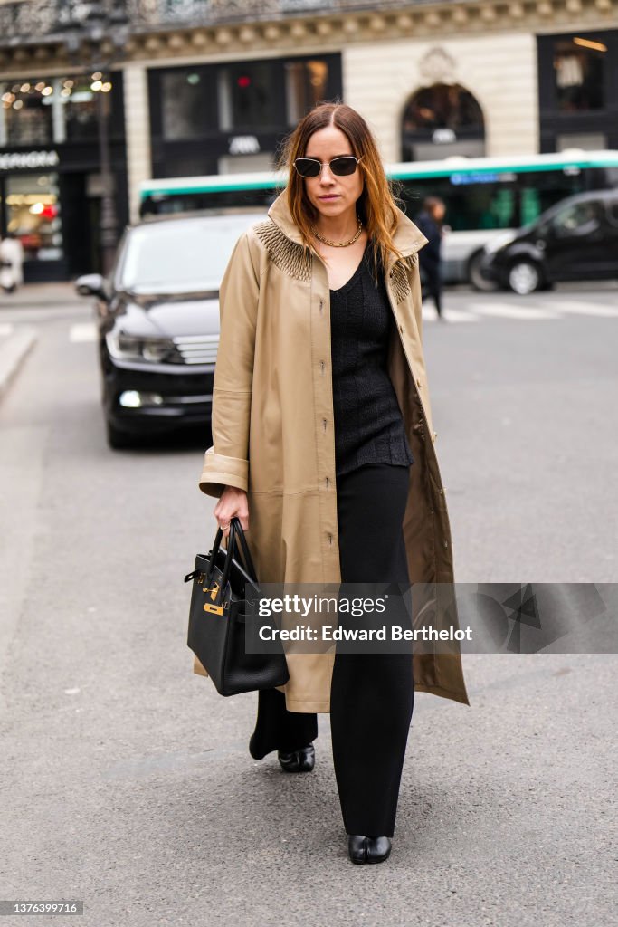 Street Style : Day Two - Paris Fashion Week - Womenswear F/W 2022-2023